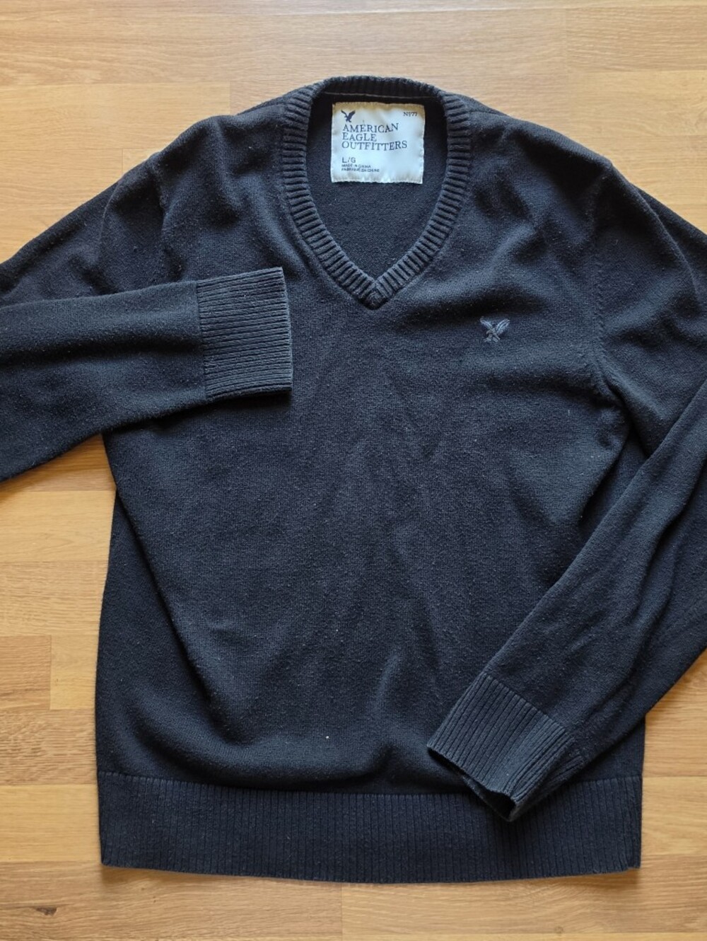 Vintage 100% Cotton American Eagle Outfitters Men’s Black V-Neck Sweater